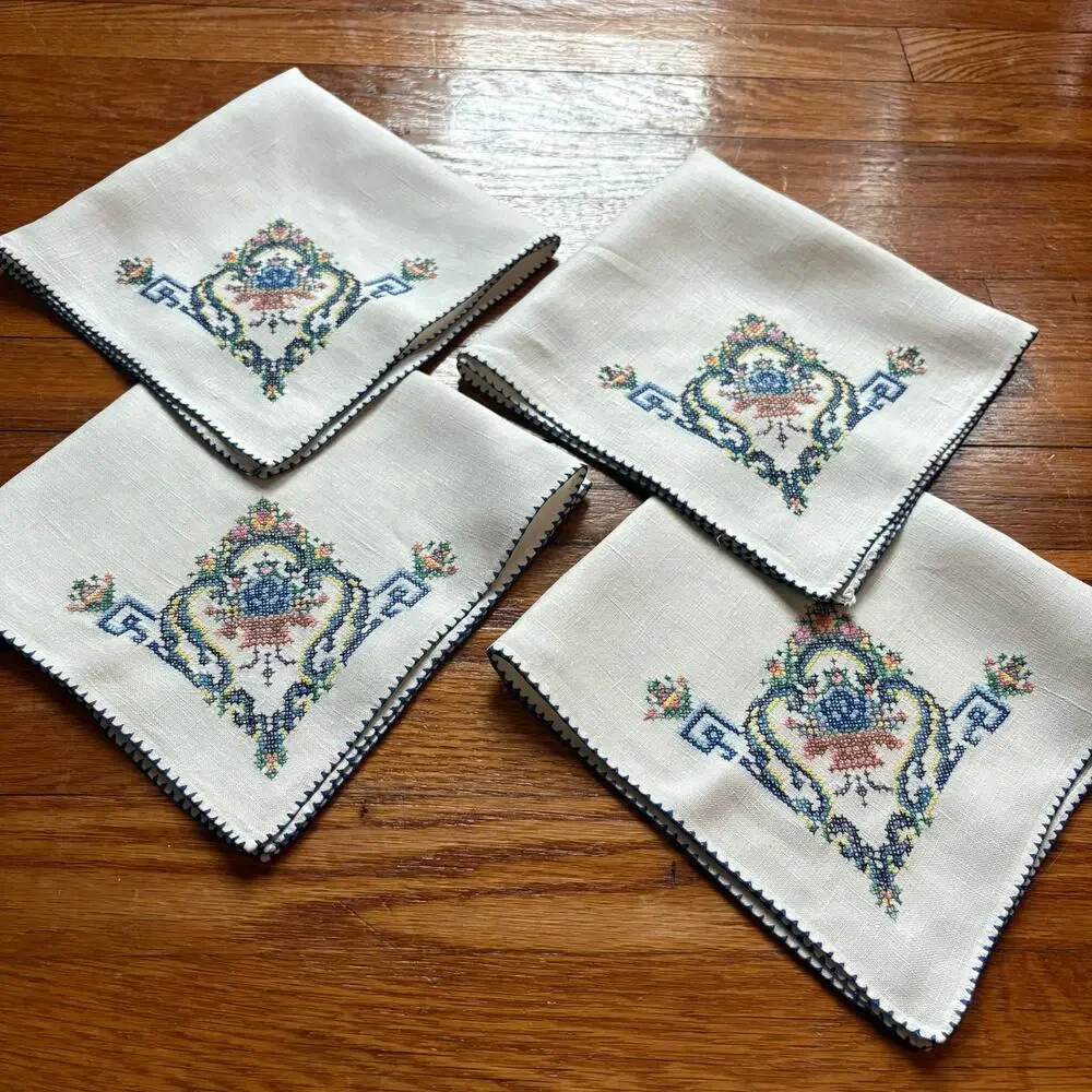 Vintage Embroidered Linen Napkins Set of 4 Floral Design 16 x 17